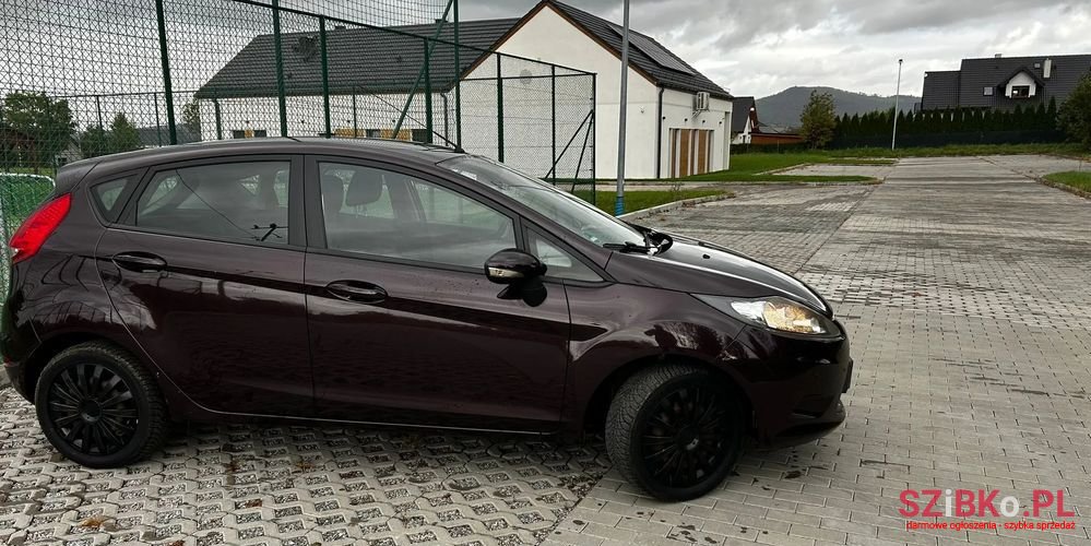 2011' Ford Fiesta 1.25 Titanium photo #2