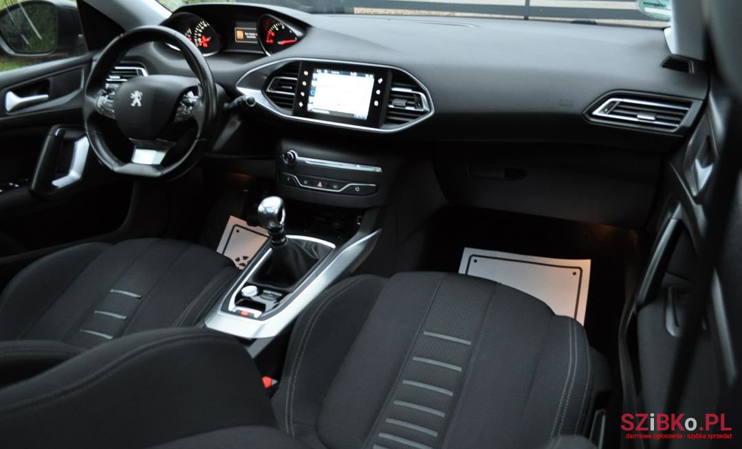 2015' Peugeot 308 photo #6