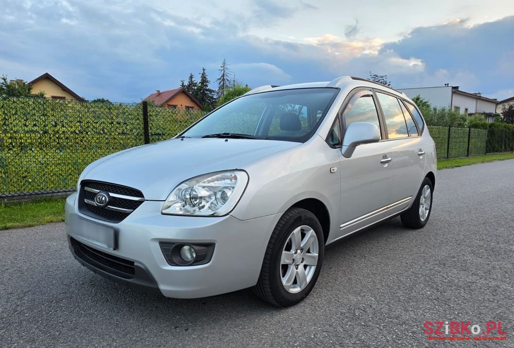 2008' Kia Carens photo #1