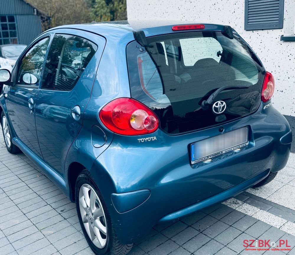 2009' Toyota Aygo Coolblue photo #4