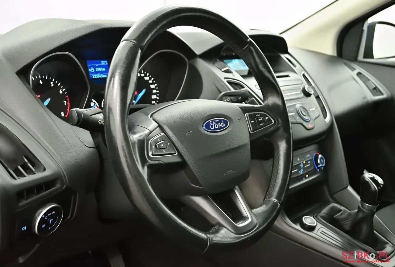 2017' Ford Focus photo #2