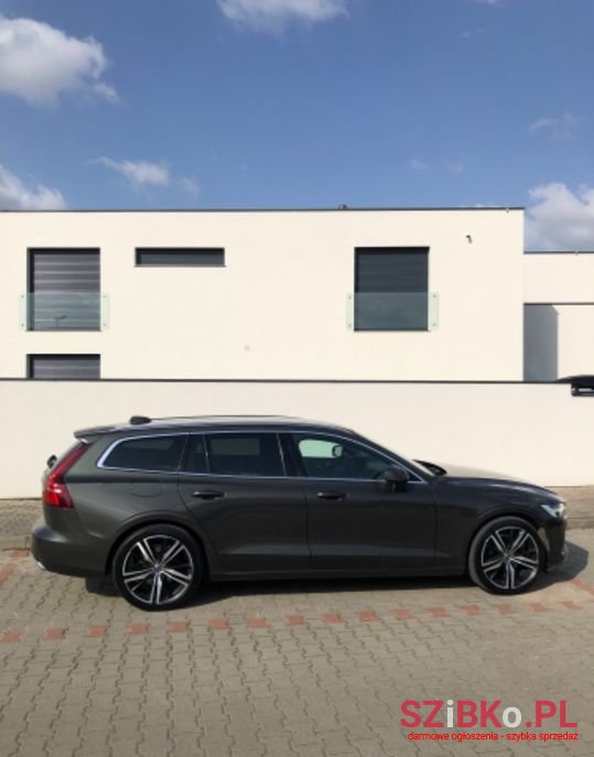 2019' Volvo V60 photo #3