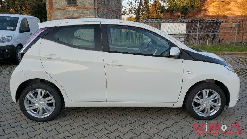 2017' Toyota Aygo photo #6