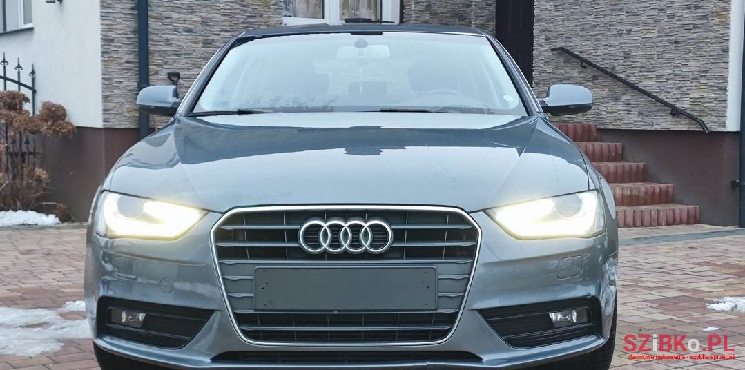 2012' Audi A4 photo #2