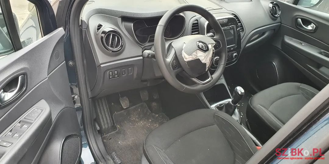 2020' Renault Captur photo #6