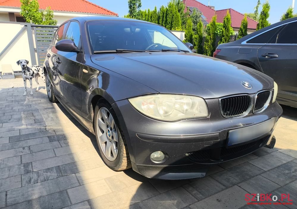 2006' BMW 1 Series 118D Dpf photo #2