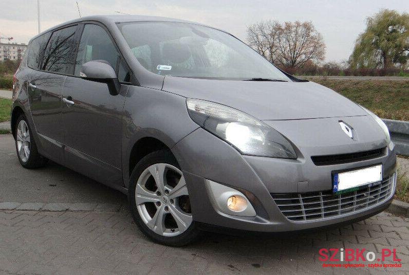 2009' Renault Scenic photo #1