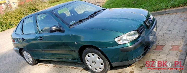 2002' SEAT Cordoba photo #1