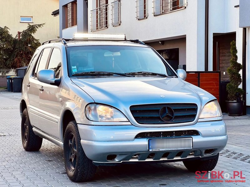 2000' Mercedes-Benz Ml 270 Cdi photo #2