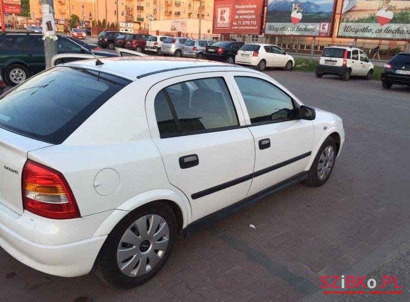 2007' Opel Astra photo #1