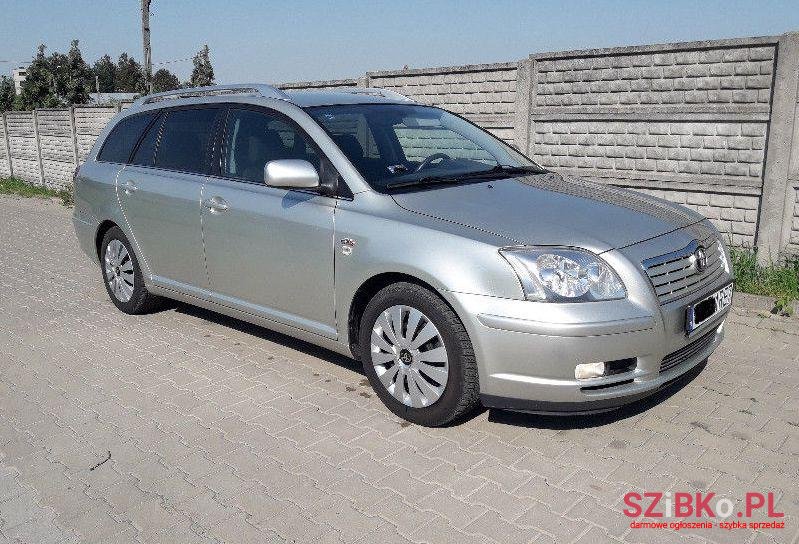 2003' Toyota Avensis photo #1