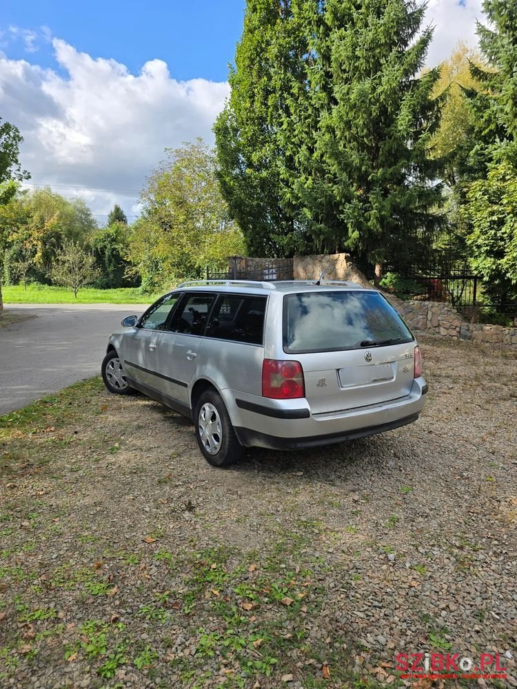 2005' Volkswagen Passat photo #3