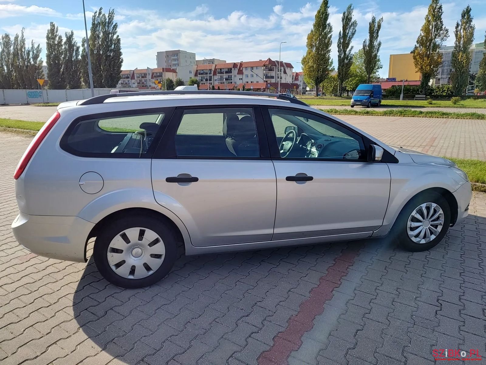 2010' Ford Focus photo #2