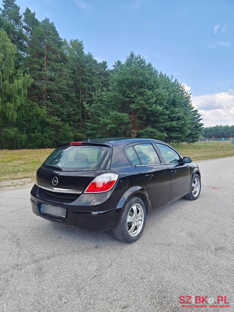 2006' Opel Astra photo #2