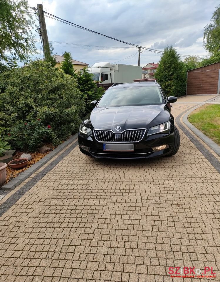 2016' Skoda Superb 2.0 Tdi Ambition photo #4