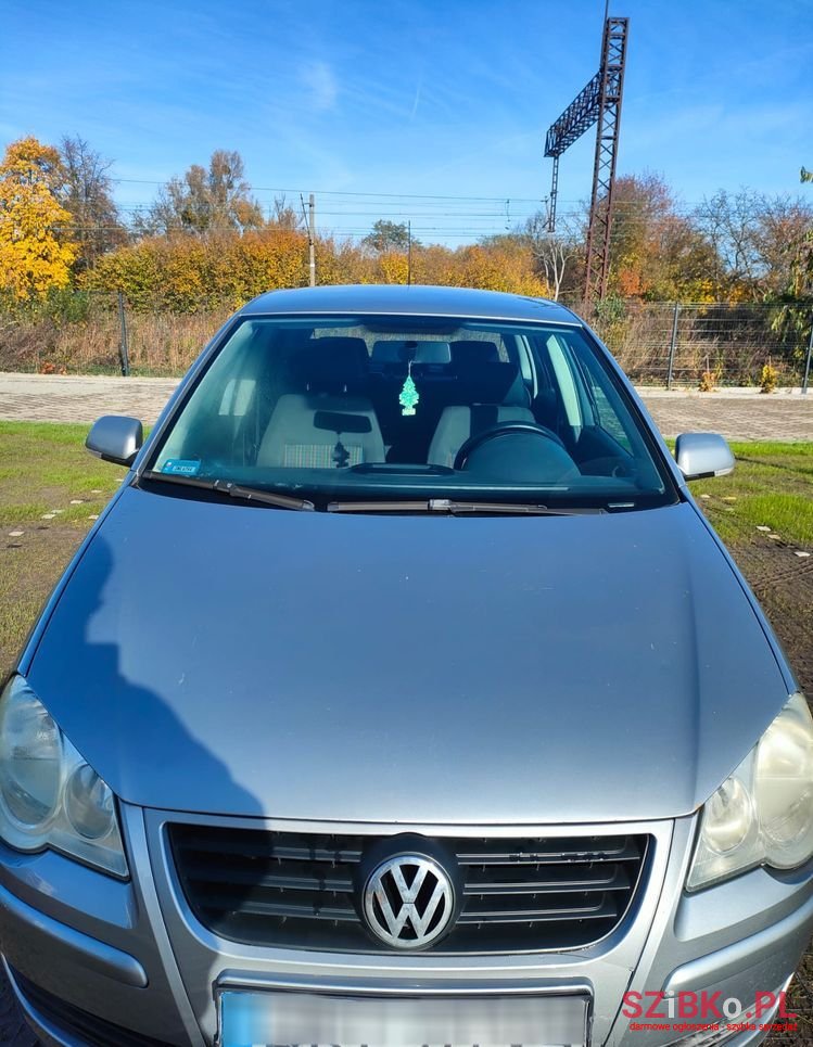 2009' Volkswagen Polo photo #2