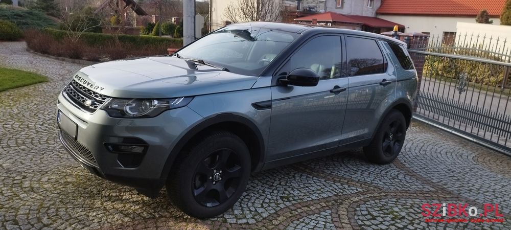 2016' Land Rover Discovery Sport photo #3