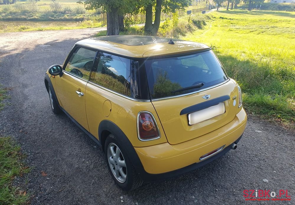 2009' MINI Cooper photo #5