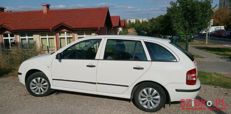 2007' Skoda Fabia photo #1