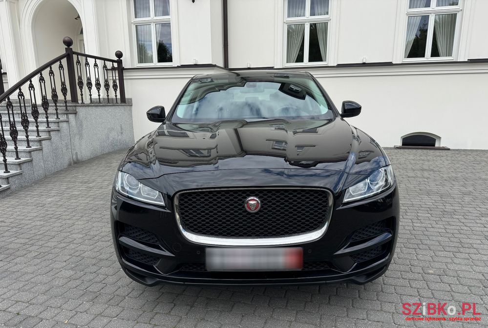 2017' Jaguar F-Pace 20D Awd R-Sport photo #2