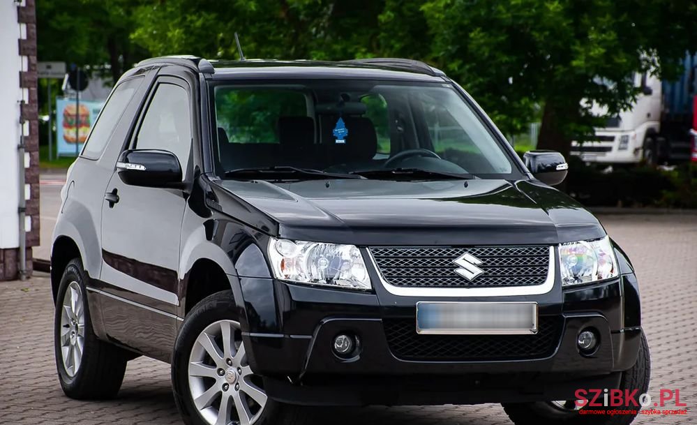 2012' Suzuki Grand Vitara 2.4 Premium photo #1