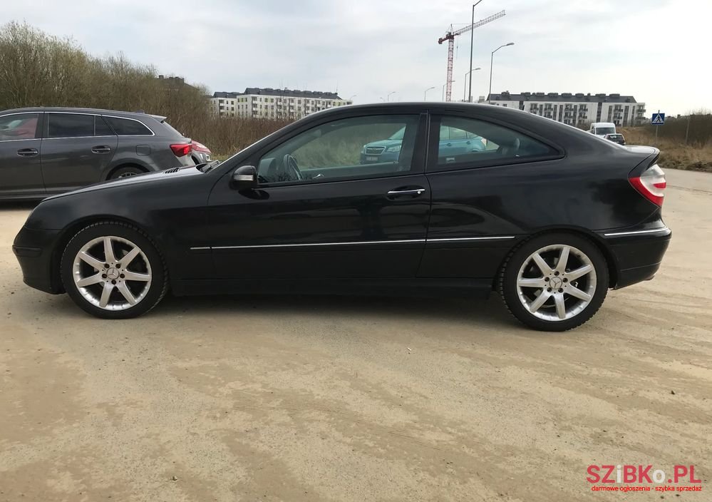 2005' Mercedes-Benz C-Class photo #5