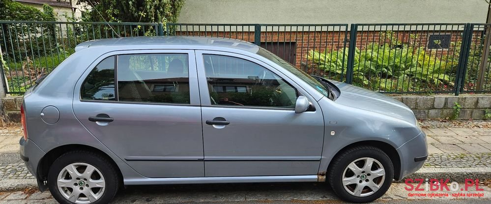 2004' Skoda Fabia photo #2