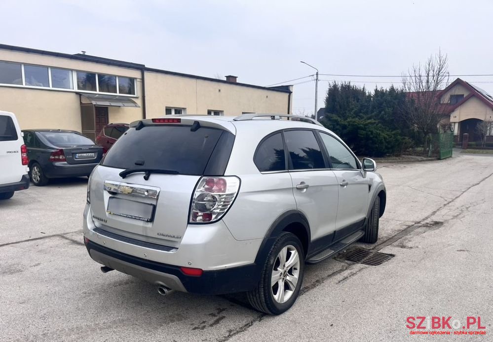 2010' Chevrolet Captiva photo #2