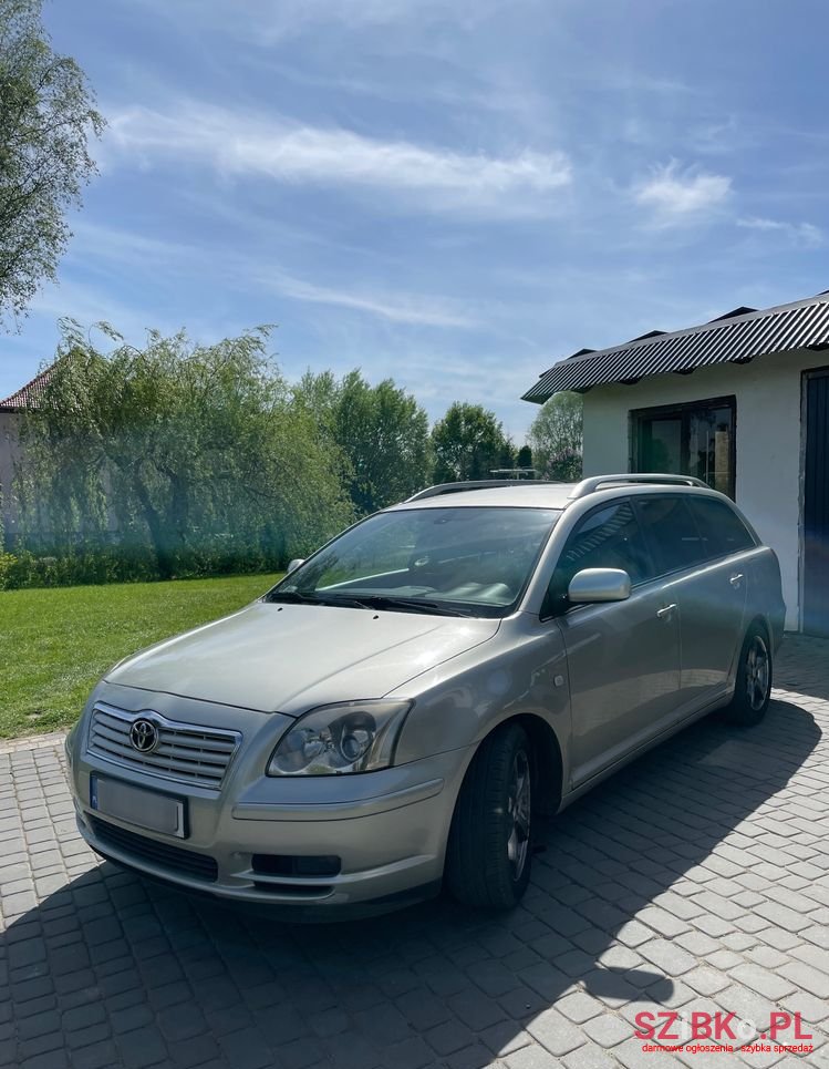 2005' Toyota Avensis photo #3