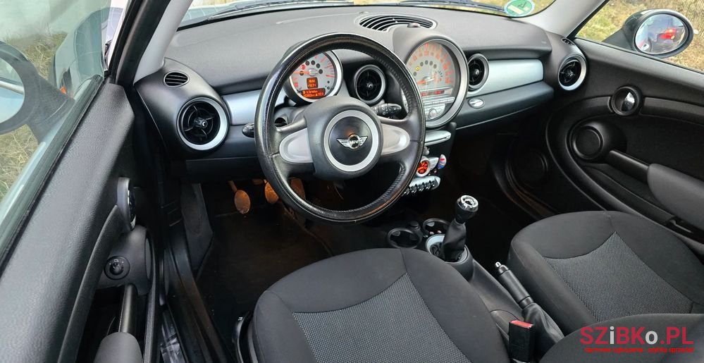 2008' MINI Cooper photo #2