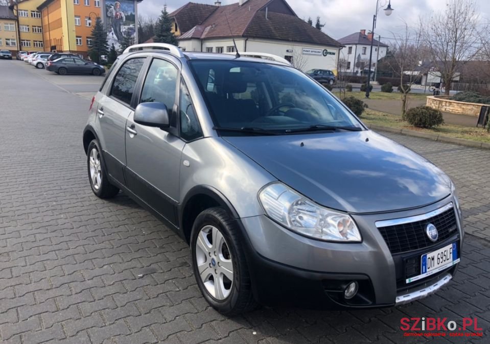 2008' Fiat Sedici photo #3