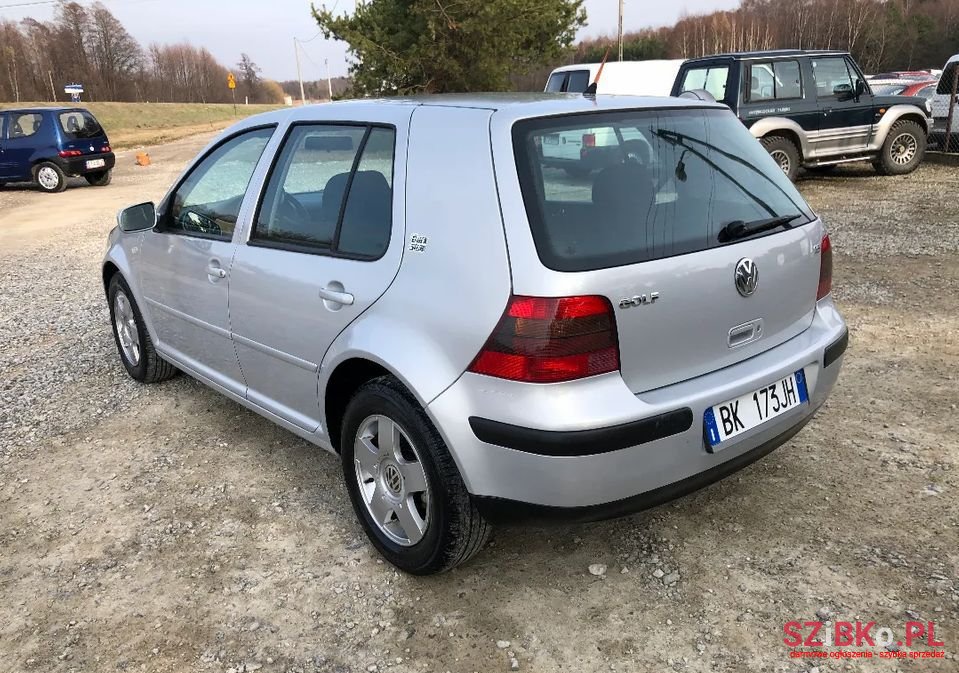 2000' Volkswagen Golf photo #2