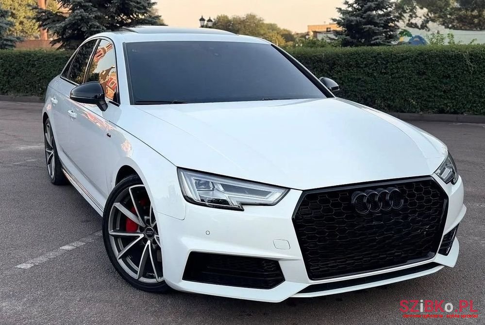 2017' Audi A4 Limousine photo #2