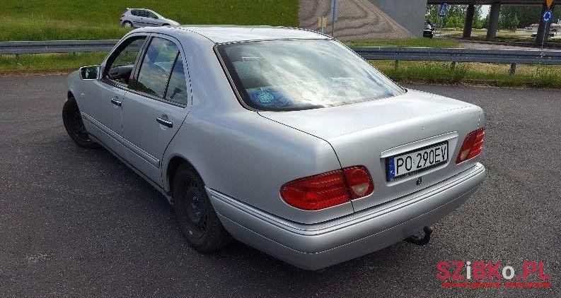 1996' Mercedes-Benz E-Class photo #1