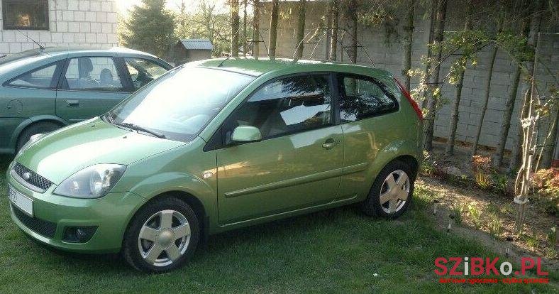2007' Ford Fiesta photo #1