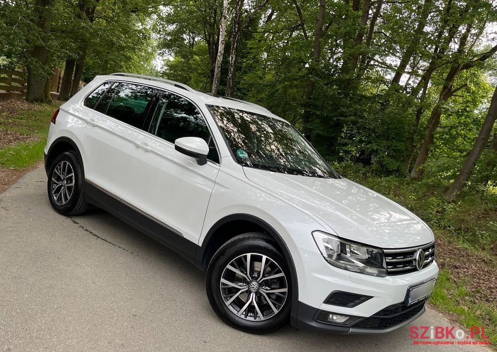 2018' Volkswagen Tiguan photo #2