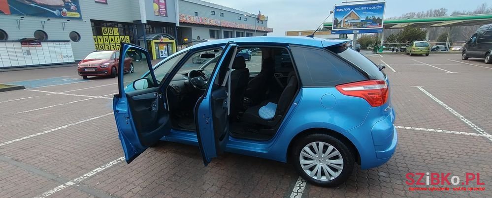 2008' Citroen C4 Picasso photo #5