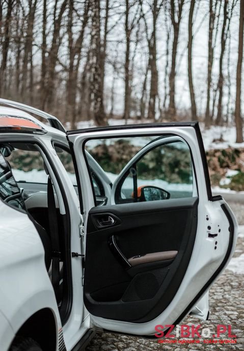 2013' Peugeot 2008 photo #6