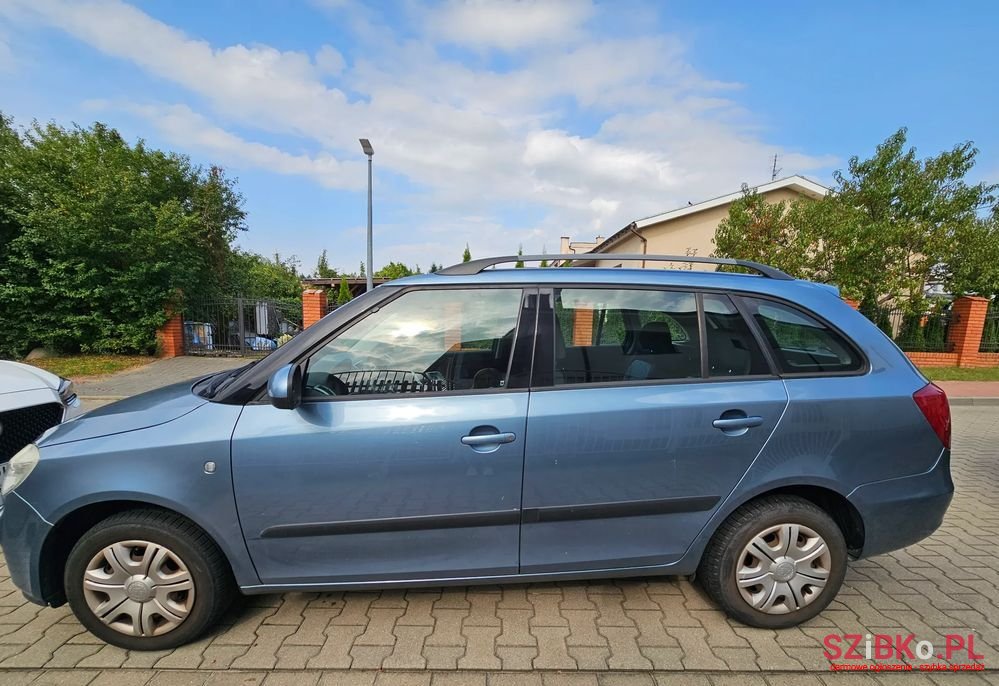 2008' Skoda Fabia photo #4