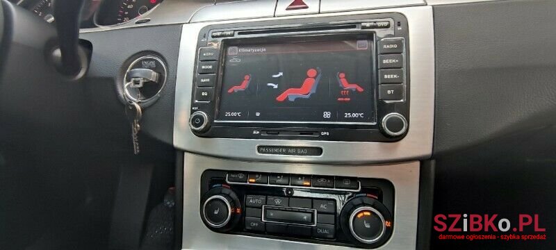 2010' Volkswagen Passat photo #4