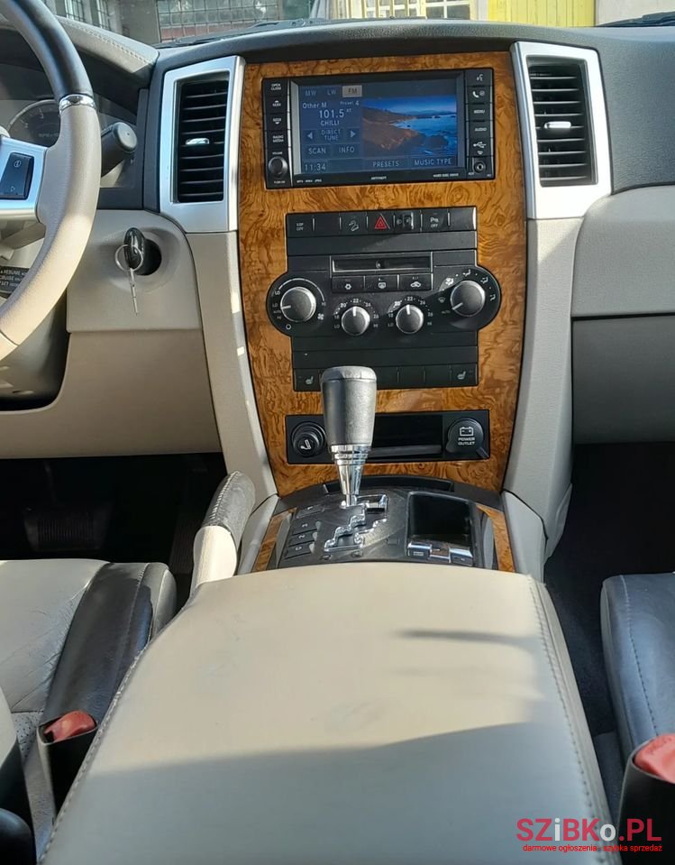 2008' Jeep Grand Cherokee photo #2