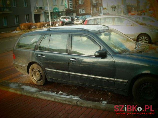 2001' Mercedes-Benz E-Class photo #2