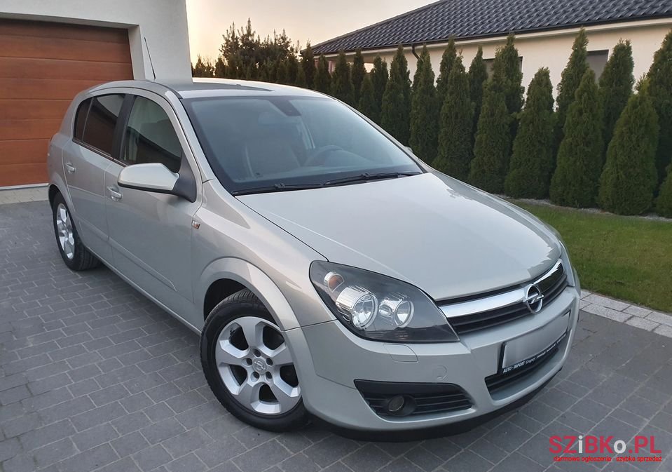 2005' Opel Astra photo #2
