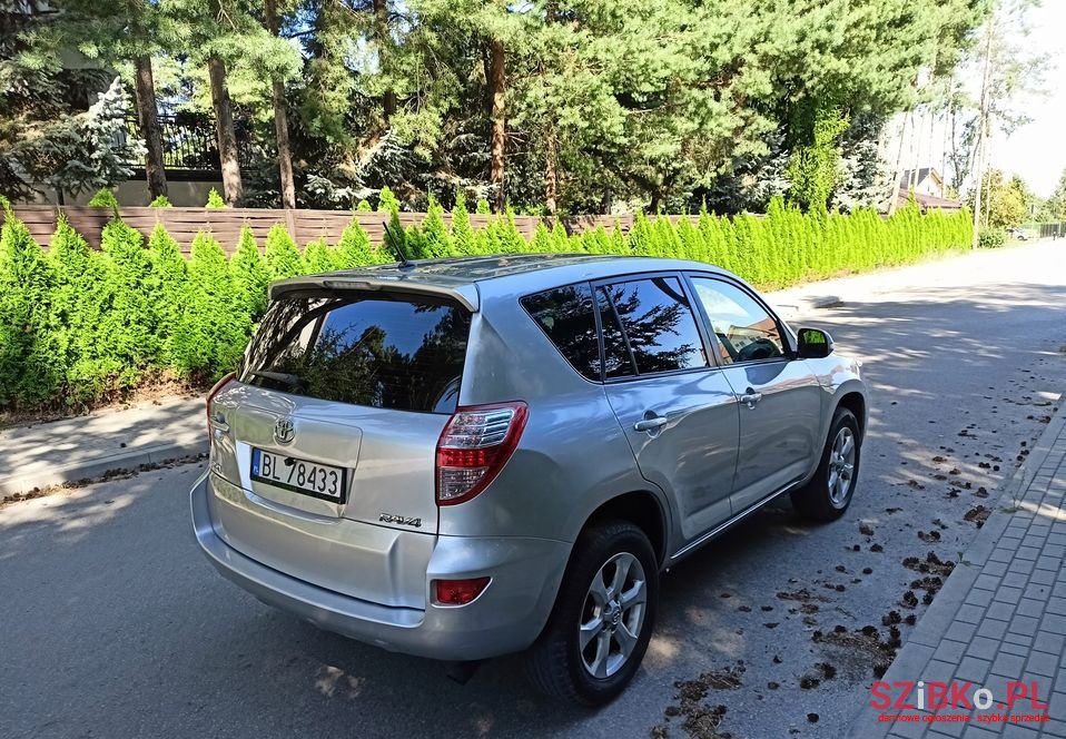 2011' Toyota RAV4 photo #3