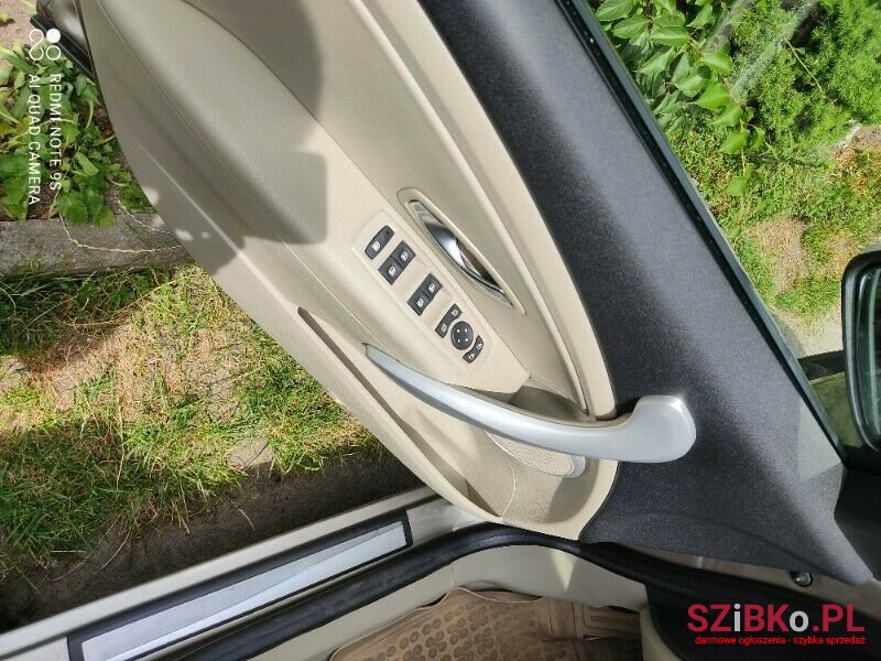 2010' Renault Fluence photo #6