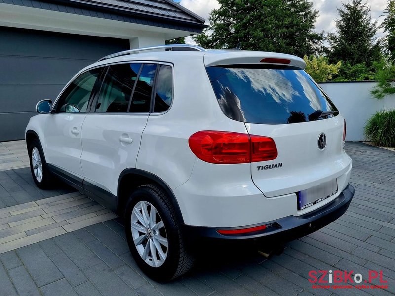 2012' Volkswagen Tiguan photo #5