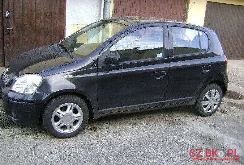 2004' Toyota Yaris photo #1