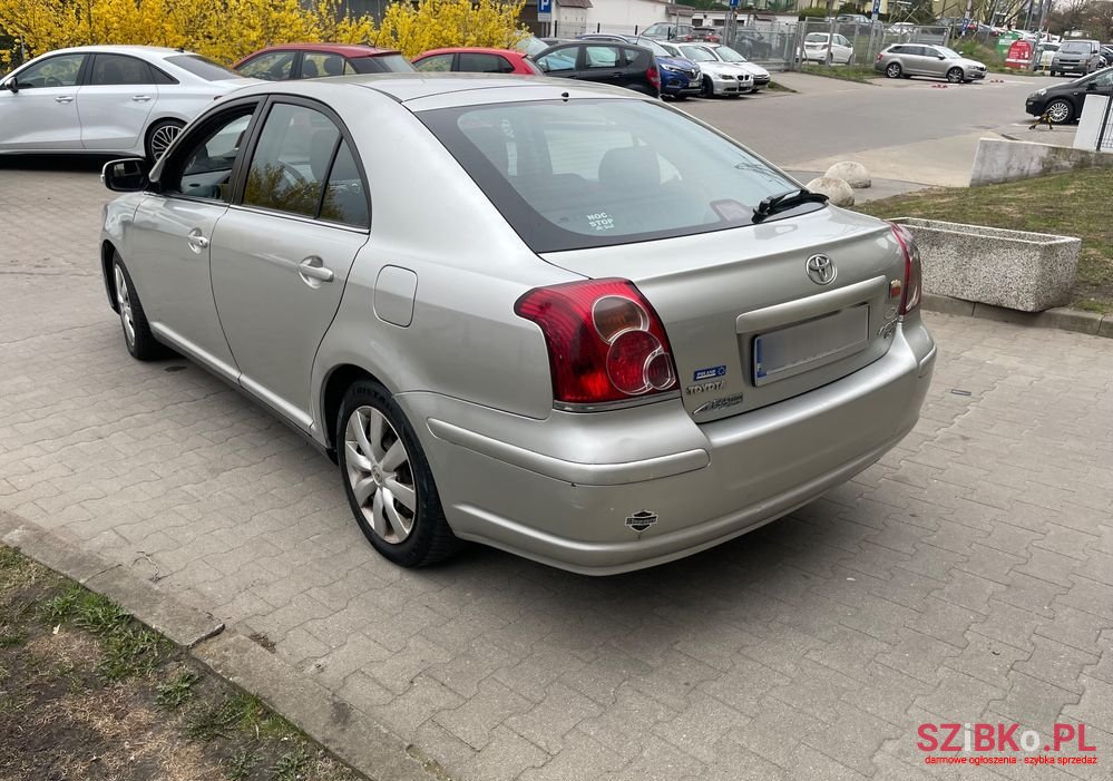 2008' Toyota Avensis photo #4