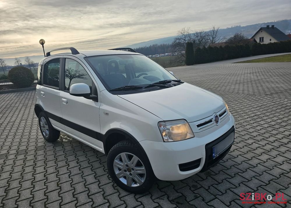 2011' Fiat Panda 1.2 4X4 Climbing photo #2