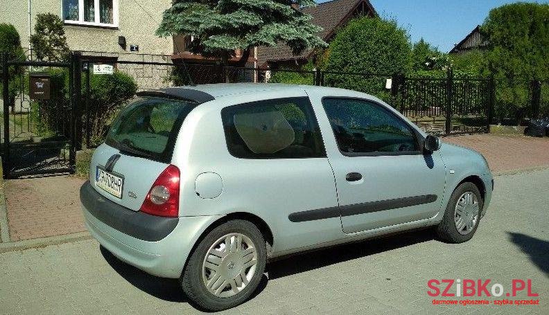 2005' Renault Clio photo #2